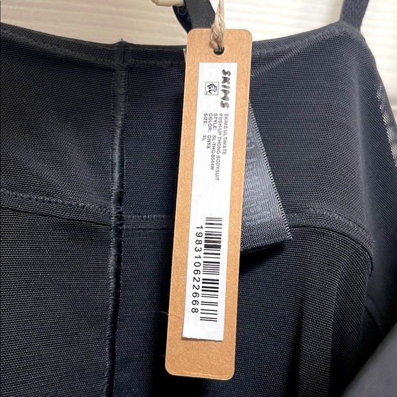 NWT SKIMS Push-Up Thong Bodysuit in Onyx - Picture 11 of 12